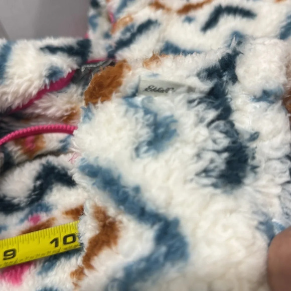 Eddie Bauer Ladies’ Plush/Faux Fur 1/4 Zip Pullover Sweatshirt. Large. - Picture 6 of 6